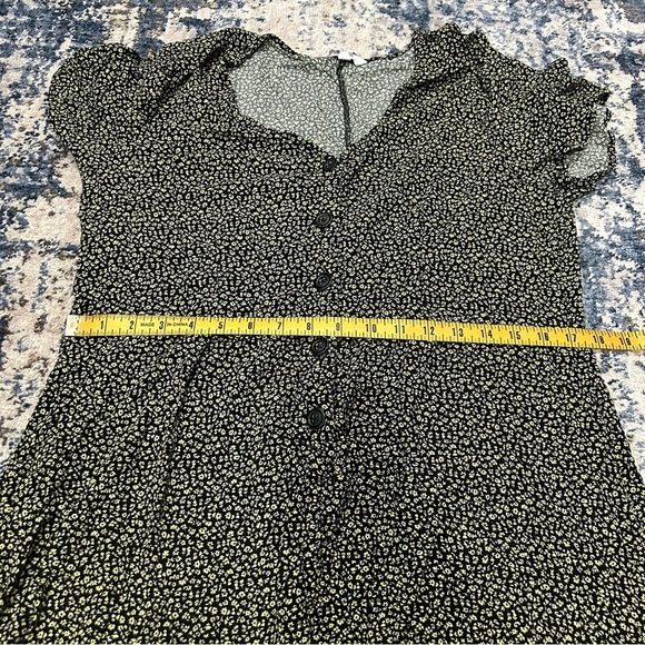 BB Dakota Steve Madden Black & Yellow Floral Button Up Short Sleeve Romper XL - Picture 8 of 11